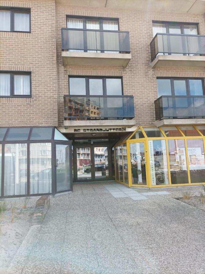 Frontaal Zeezicht In Appartement De Strandjutter Oostende Ngoại thất bức ảnh