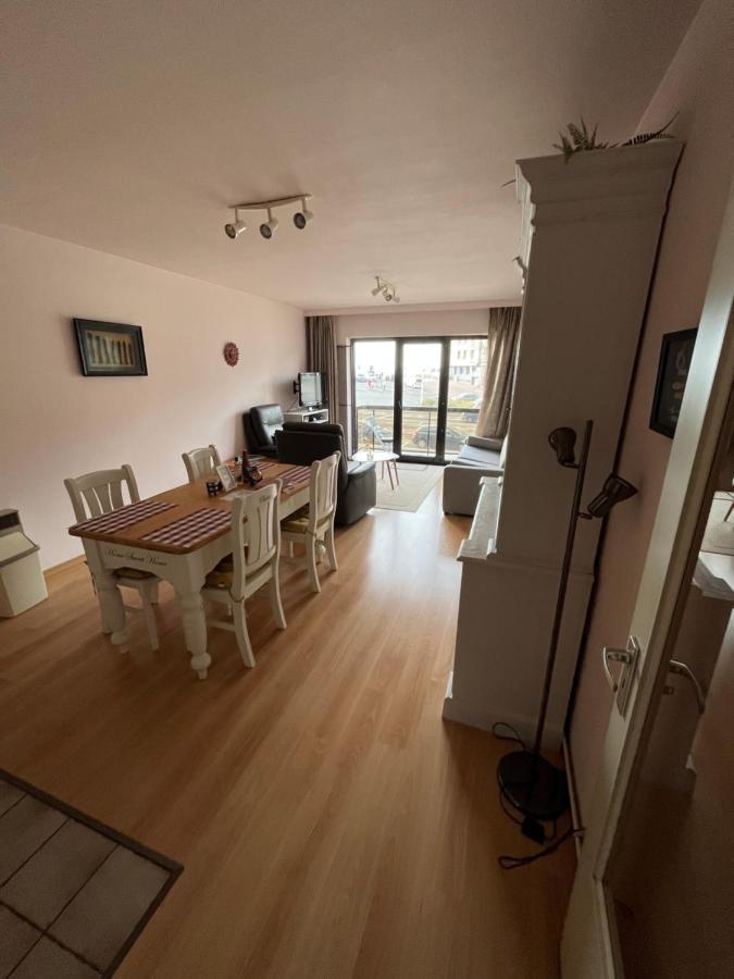 Frontaal Zeezicht In Appartement De Strandjutter Oostende Ngoại thất bức ảnh