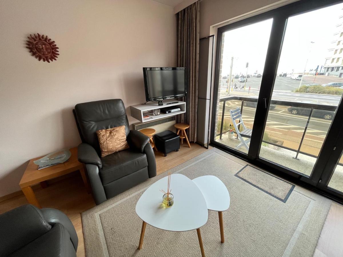 Frontaal Zeezicht In Appartement De Strandjutter Oostende Ngoại thất bức ảnh